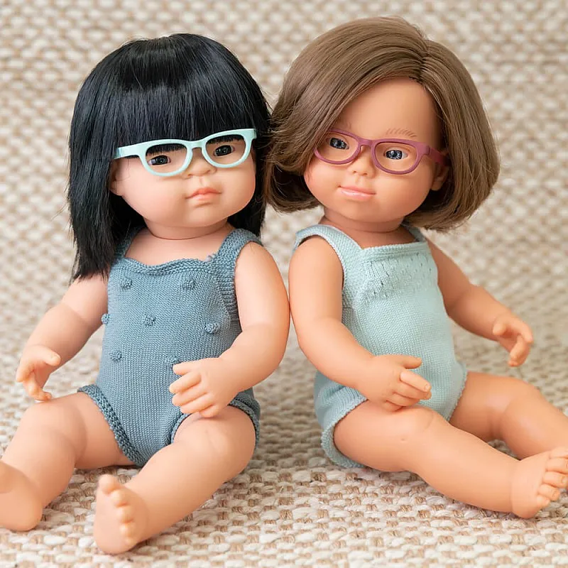 MINILAND КУКЛА МОМИЧЕ 38 СМ С ОЧИЛА И СИН ГАЩЕРИЗОН