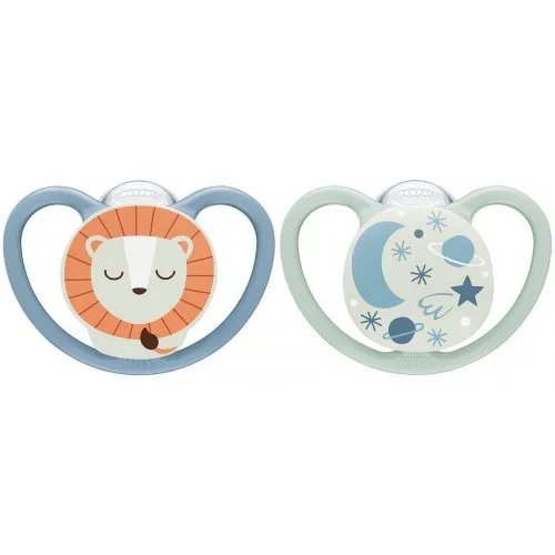 NUK биберон залъгалка силикон 6-18мес. 2бр. Space Night светеща, Лъв + кутийка за съхранение и стерилизация в микровълнова