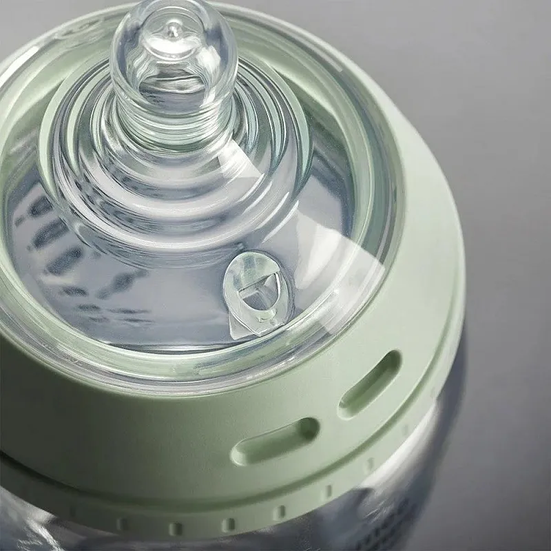 Стартов комплект за хранене на новородено с 3 броя самостерилизиращи се стъклени шишета Natural Start + 2 бр. биберони + 1 бр. залъгалка + 2 в 1 четка за почистване на шишета и биберони