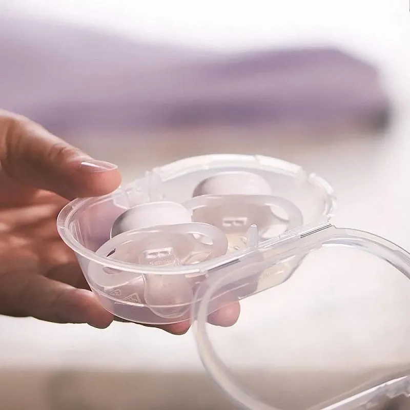 Комплект от 2 бр. ортодонтични залъгалки за новородени Philips AVENT SCF075/04 Ultra Start 0-2м, в синьо и зелено със забавен декор, в кутия за стерилизиране