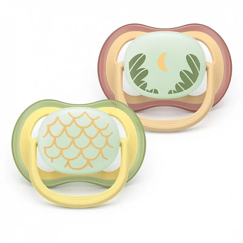 2 броя светещи в тъмното, ортодонтски силиконови залъгалки Philips AVENT SCF376/27 Ultra Air NightTime, 0-6м, с картинки, в кутия за стерилизиране