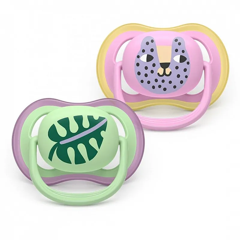 2 броя ортодонтски силиконови залъгалки Philips AVENT SCF087/13 Ultra Air, 6-18м, с картинки, в кутия за стерилизиране