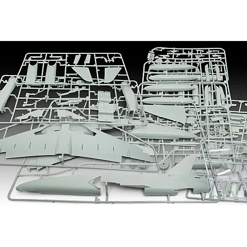 Сглобяем модел, Revell, Изтребител BAe Hawk T.1A RAF Red Arrows, 170 части
