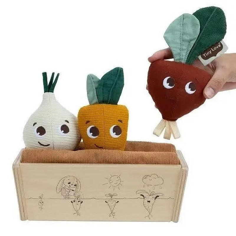 Еко Kомплект Моята Първа Градина от серията Garden of Adventures на Tiny Love, с 3 памучни играчки-плодчета и дървено сандъче, 18м+