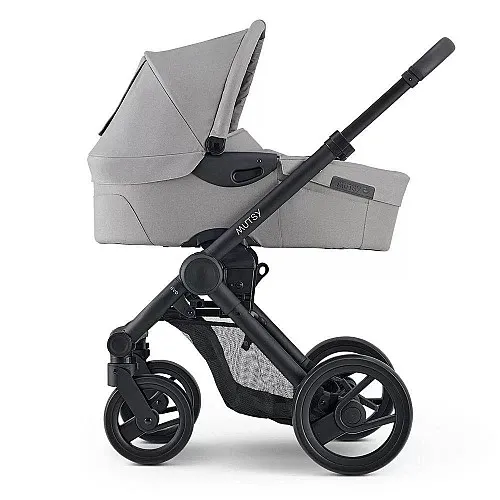 Бебешка модулна количка 2 в 1 Mutsy EVO Pebble Grey, пакет от черно шаси със седалка + кош за новородено